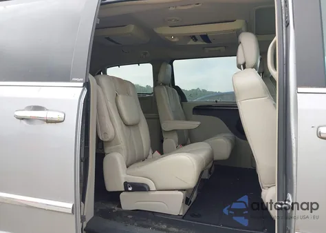 2013 Chrysler Town & Country Limited from USA, damaged, VIN 2C4RC1GG3DR622711